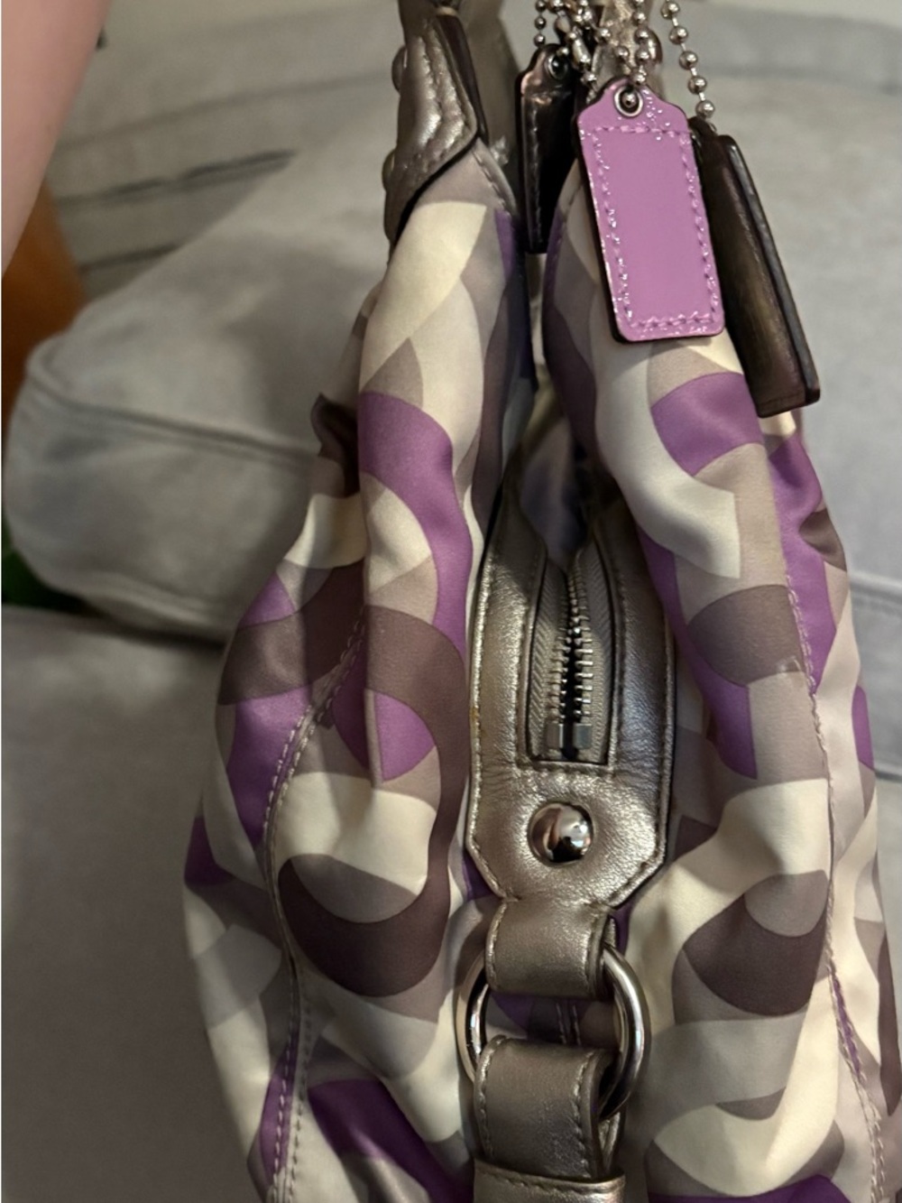 Coach Optic 10 Lavender Hobo - Picture 6 of 10